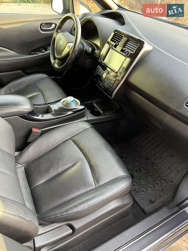 Хэтчбек Nissan Leaf 2013 в Житомире