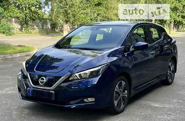 Хэтчбек Nissan Leaf 2022 в Днепре