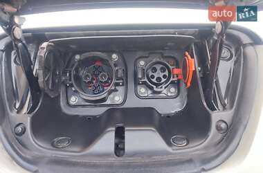 Хэтчбек Nissan Leaf 2012 в 