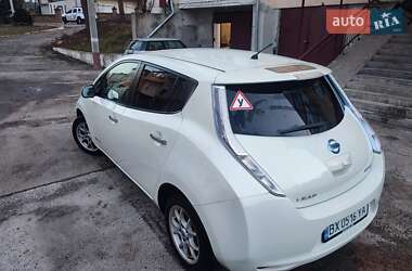 Хэтчбек Nissan Leaf 2012 в 