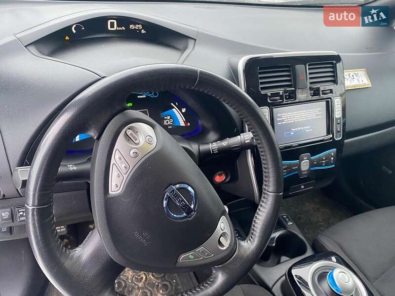 Хэтчбек Nissan Leaf 2014 в Локачах