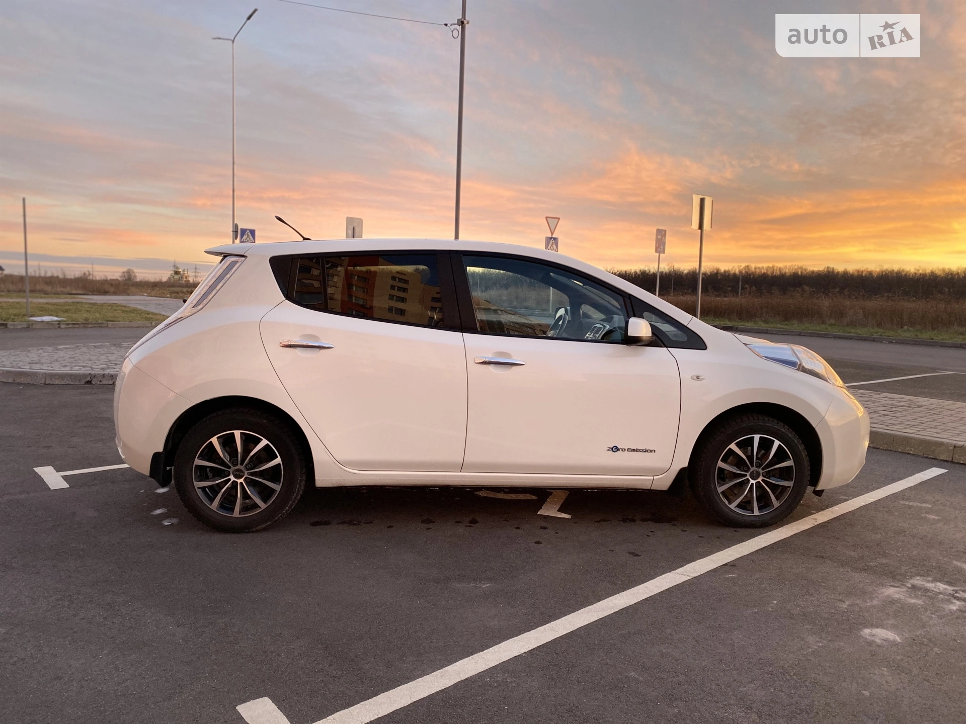 2013 Nissan Leaf - мініатюра 4