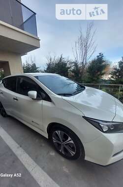 Хэтчбек Nissan Leaf 2021 в Измаиле