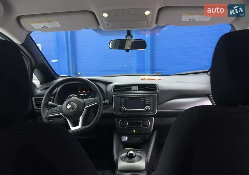 Хэтчбек Nissan Leaf 2018 в 