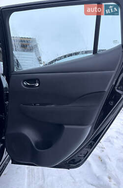 Хэтчбек Nissan Leaf 2014 в 