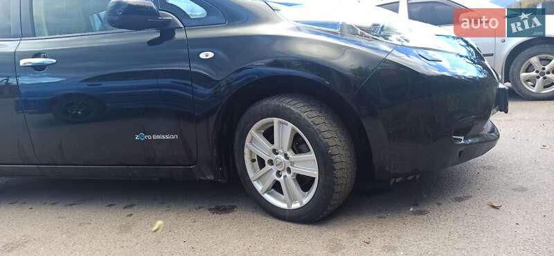 Хетчбек Nissan Leaf 2012 в Ужгороді