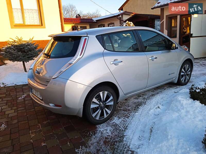 Хэтчбек Nissan Leaf 2016 в Черновцах