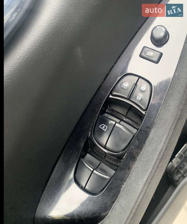 Хетчбек Nissan Leaf 2016 в Рівному