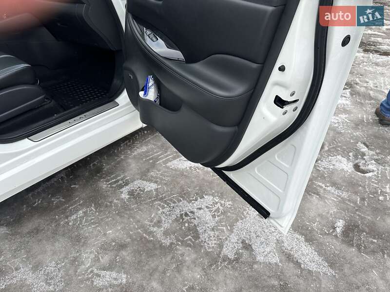Хетчбек Nissan Leaf 2017 в Харкові фото 12 Хетчбек Nissan Leaf 2017 в Харкові