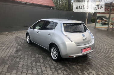 Хэтчбек Nissan Leaf 2011 в Черновцах