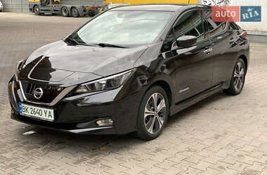 Хэтчбек Nissan Leaf 2018 в 