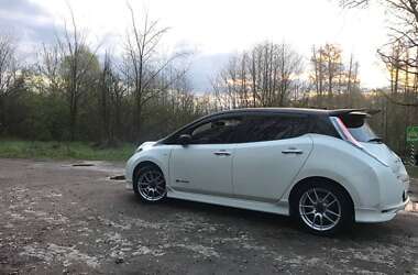 Хетчбек Nissan Leaf 2014 в 
