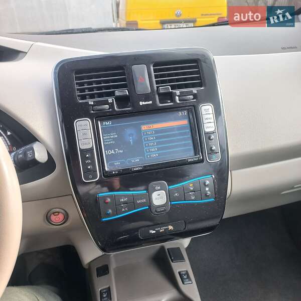 Хэтчбек Nissan Leaf 2013 в Ивано-Франковске