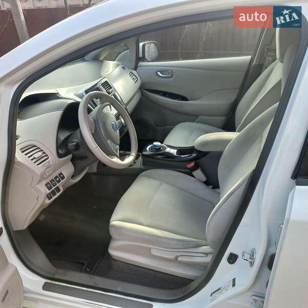 Хэтчбек Nissan Leaf 2013 в Ивано-Франковске