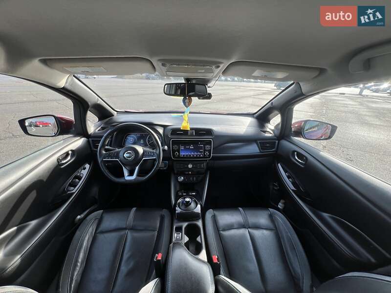 Хэтчбек Nissan Leaf 2018 в Киеве