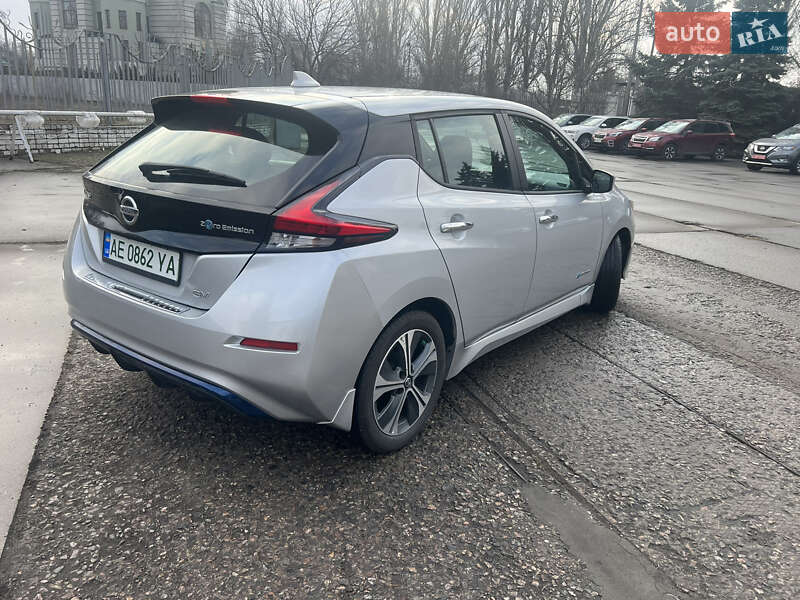 Хэтчбек Nissan Leaf 2019 в Днепре