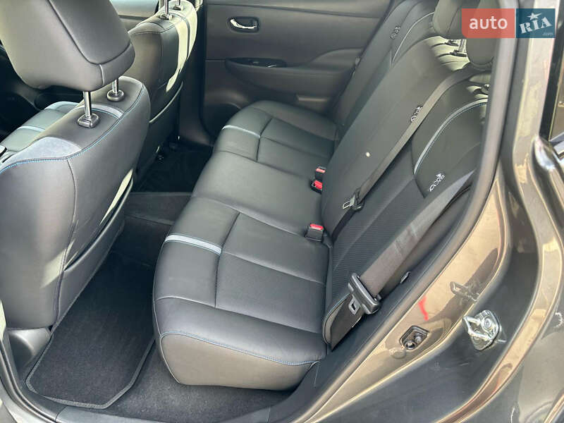 Хэтчбек Nissan Leaf 2019 в Тернополе