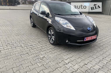 Хэтчбек Nissan Leaf 2015 в Дрогобыче