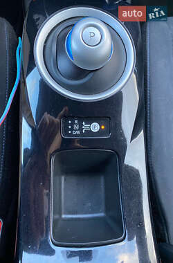 Хэтчбек Nissan Leaf 2014 в 