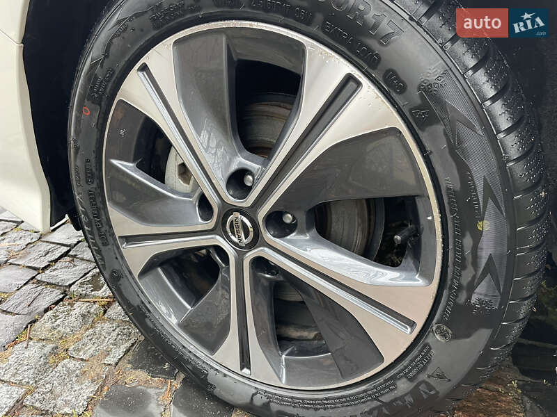 Хэтчбек Nissan Leaf 2019 в Ровно