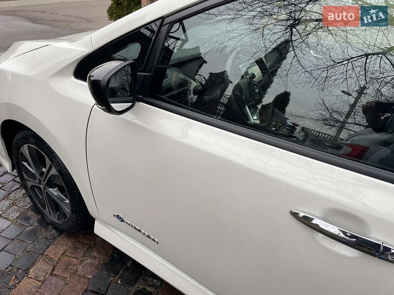 Хэтчбек Nissan Leaf 2019 в Ровно