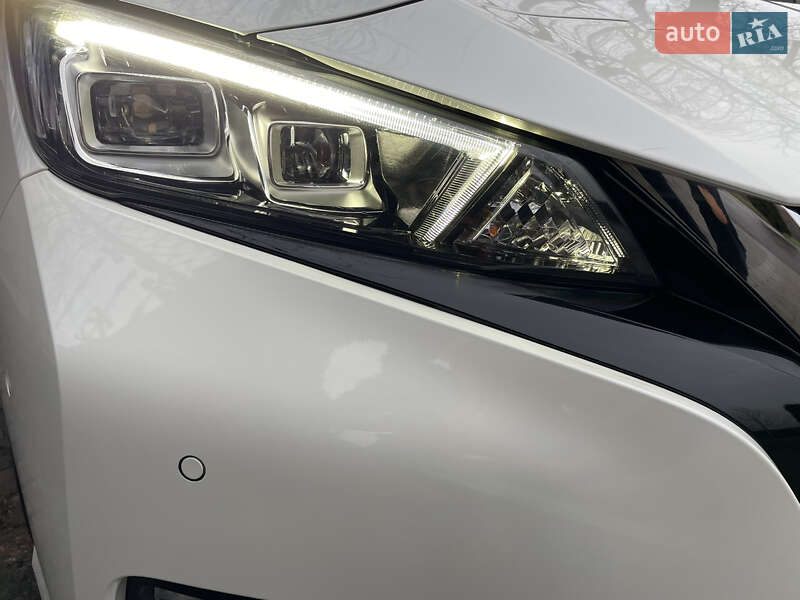 Хэтчбек Nissan Leaf 2019 в Ровно
