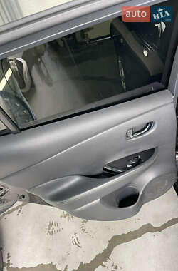 Хэтчбек Nissan Leaf 2014 в Черновцах