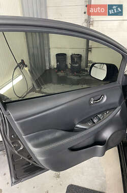 Хэтчбек Nissan Leaf 2014 в Черновцах