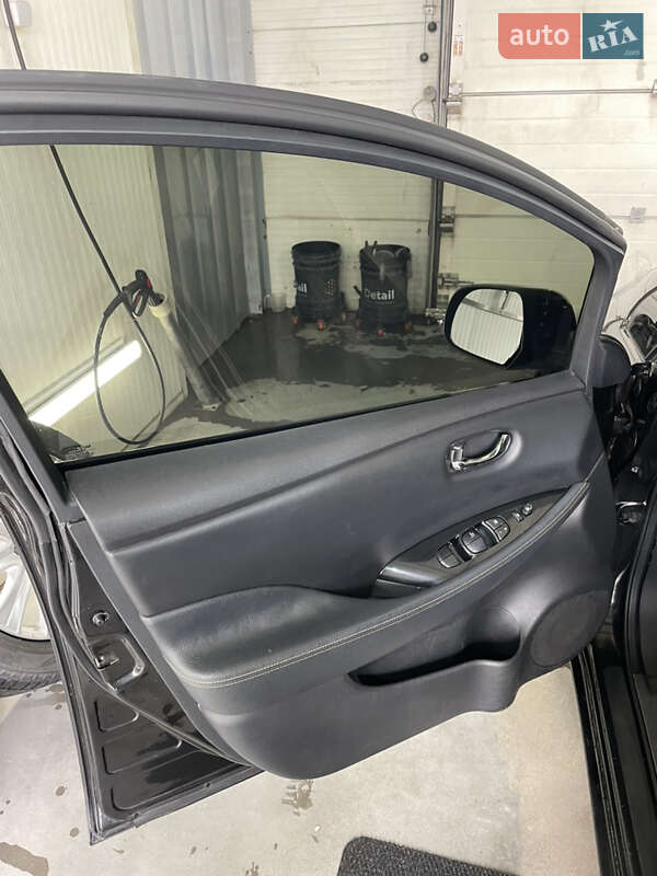 Хэтчбек Nissan Leaf 2014 в Черновцах
