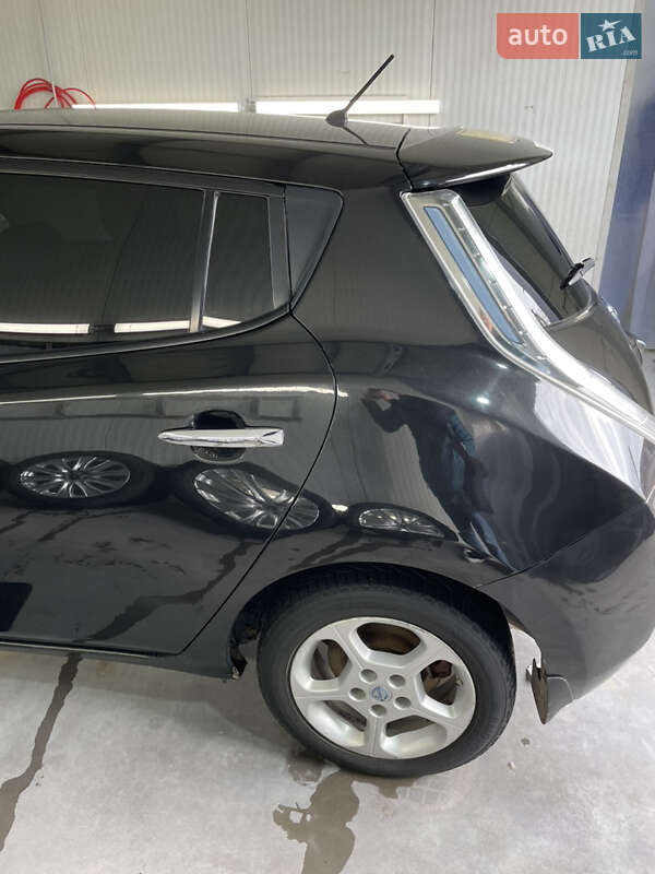 Хэтчбек Nissan Leaf 2014 в Черновцах