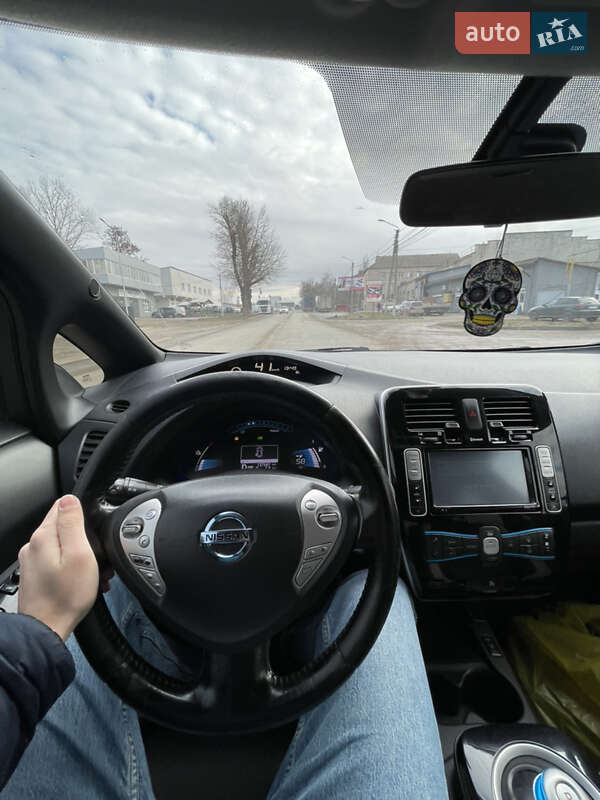 Хэтчбек Nissan Leaf 2014 в Черновцах