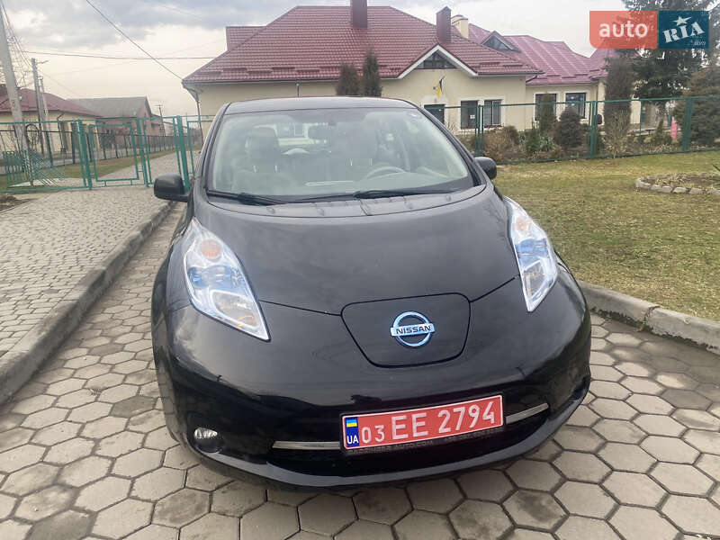 Хетчбек Nissan Leaf 2012 в Івано-Франківську