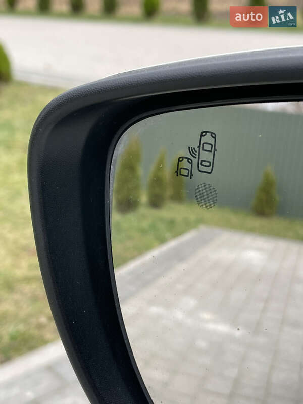 Хэтчбек Nissan Leaf 2018 в 