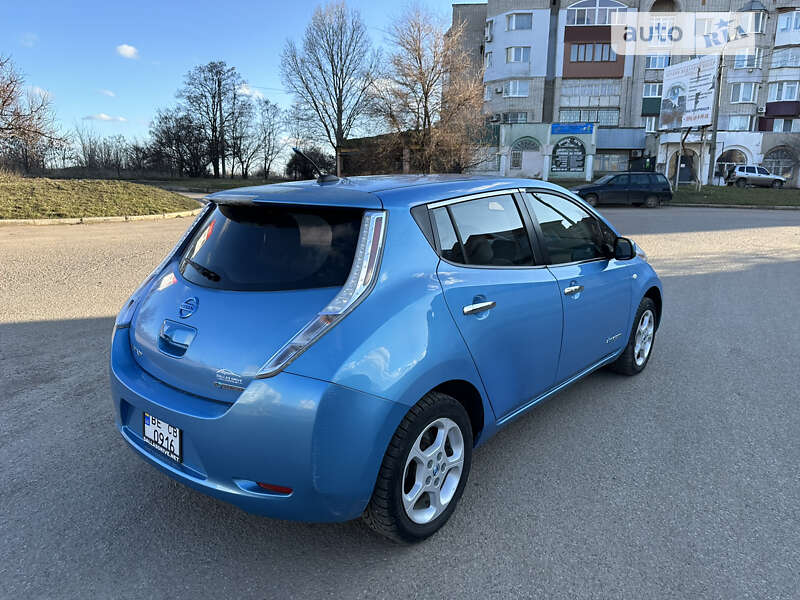 Хетчбек Nissan Leaf 2011 в Первомайську