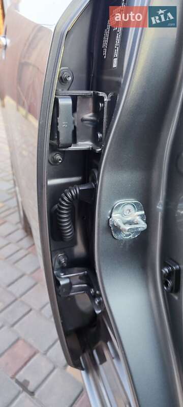 Хетчбек Nissan Leaf 2017 в Одесі фото 18 Хетчбек Nissan Leaf 2017 в Одесі