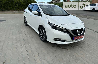 Хетчбек Nissan Leaf 2022 в Чернівцях