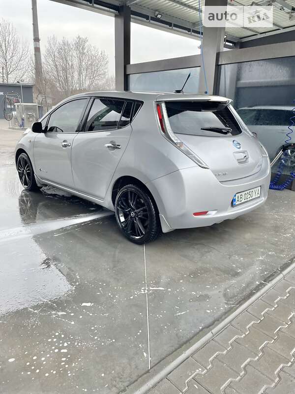 Хетчбек Nissan Leaf 2013 в Вінниці