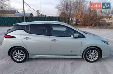 Хэтчбек Nissan Leaf 2018 в 