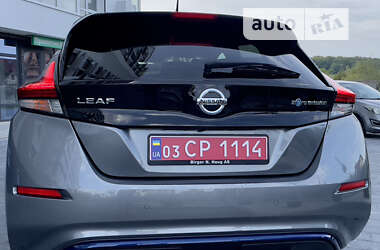 Хэтчбек Nissan Leaf 2018 в Самборе