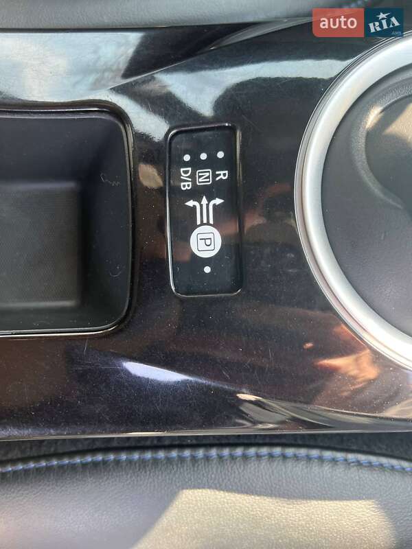 Хетчбек Nissan Leaf 2014 в Запоріжжі