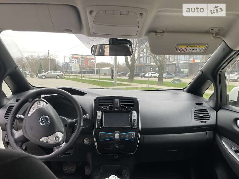Хэтчбек Nissan Leaf 2017 в Ужгороде