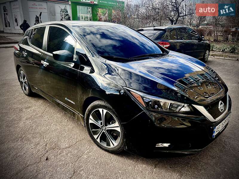 Хэтчбек Nissan Leaf 2018 в Каменском