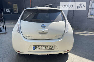 Хэтчбек Nissan Leaf 2016 в Самборе