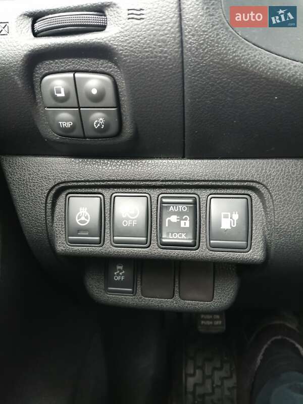 Хэтчбек Nissan Leaf 2015 в Луцке