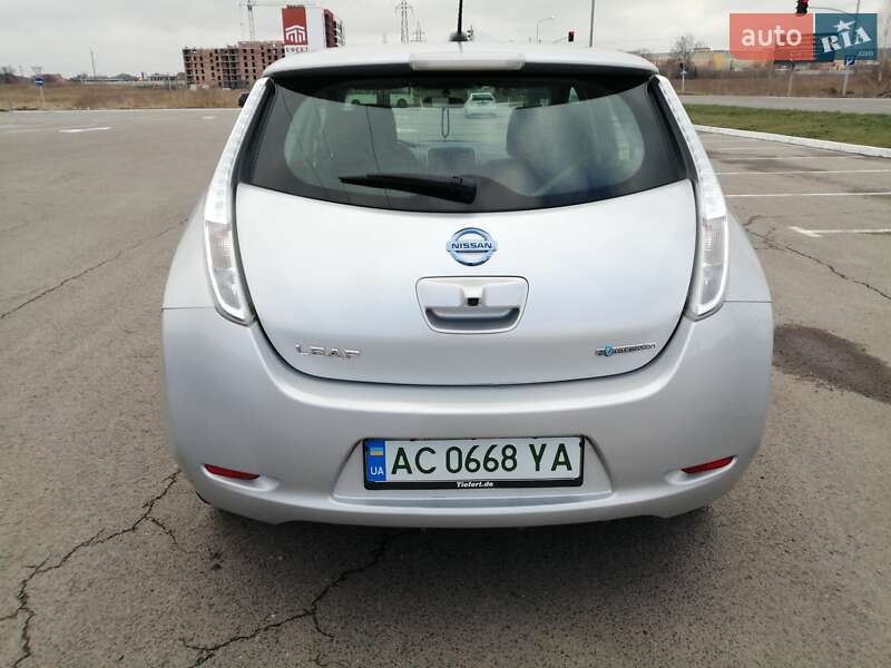 Хэтчбек Nissan Leaf 2015 в Луцке