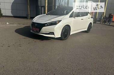 Хэтчбек Nissan Leaf 2023 в Ужгороде