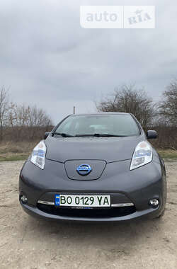 Хэтчбек Nissan Leaf 2013 в Чорткове