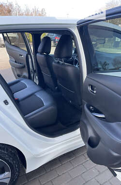 Хэтчбек Nissan Leaf 2019 в 