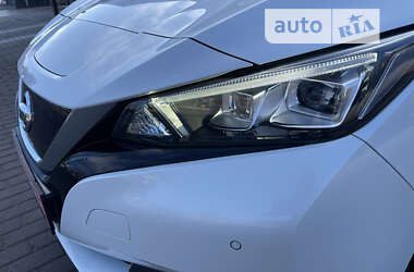Хэтчбек Nissan Leaf 2019 в 