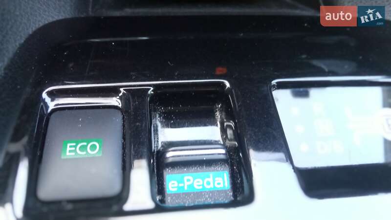 Хэтчбек Nissan Leaf 2019 в Львове